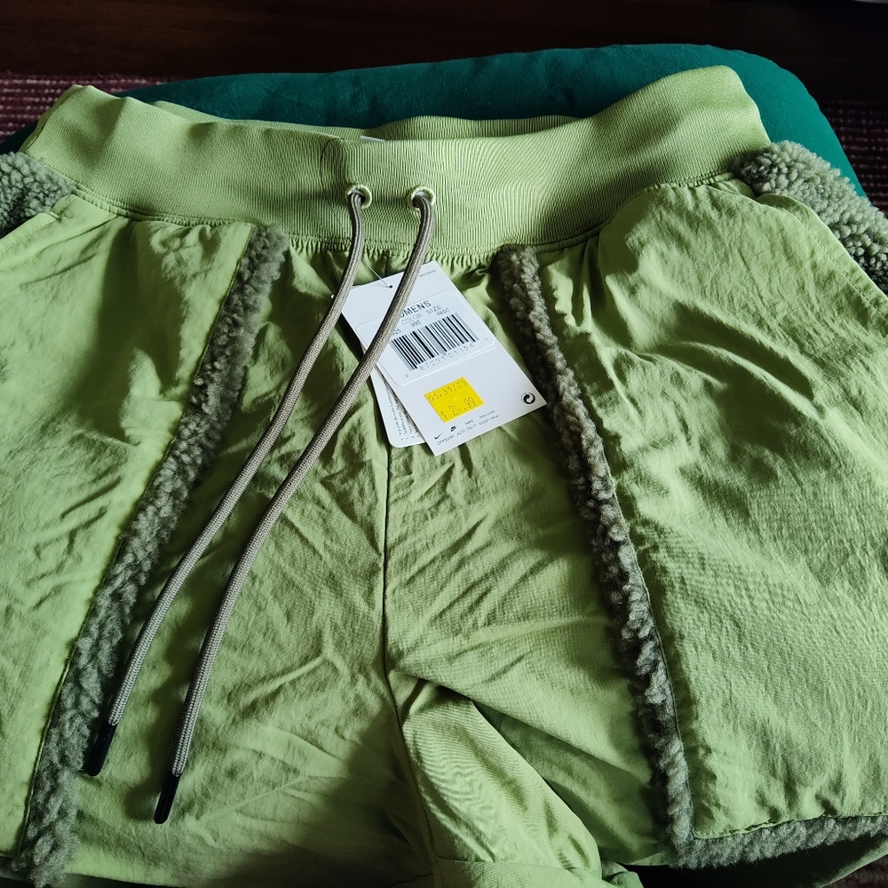 Nike Quick Dry Pants Like New! - Picture 2 of 10